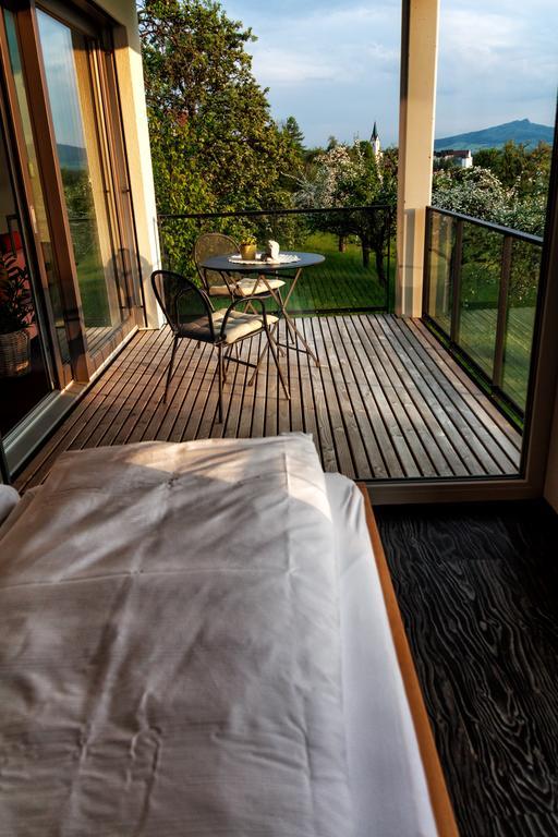 Hewen Apartments เอนเงน ภายนอก รูปภาพ